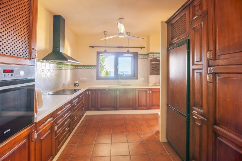 Villa de lujo con salida privada a la playa (16 pax) - Imagen 13